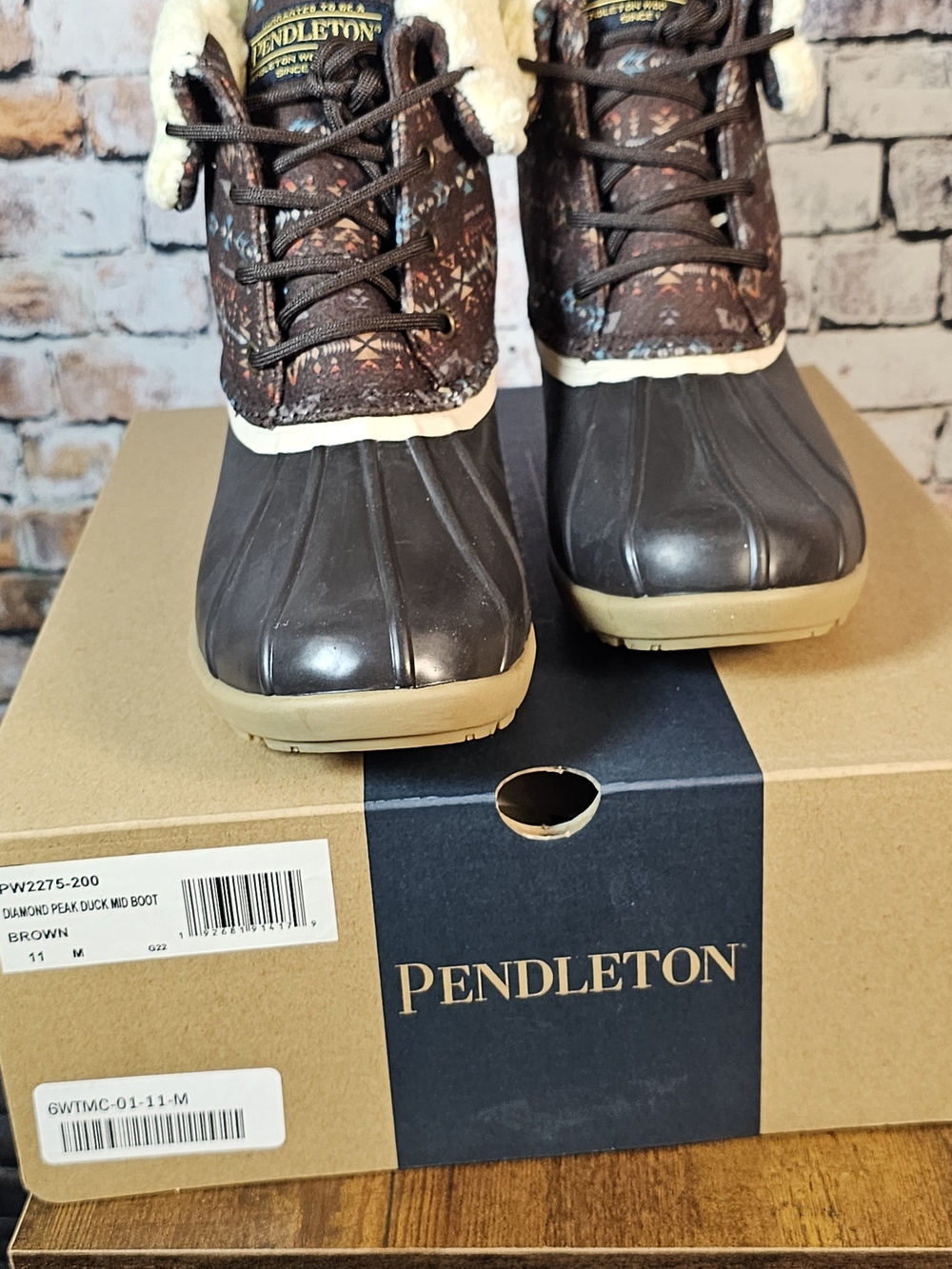 Pendleton Diamond Peak Mid Duck Boots NIB Womens Size 11 Waterproof Sherpa Lined